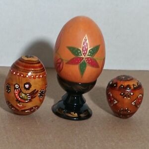 Handcrafted Ukraine Painted Wooden Egg Set w/ Stand 4pc 2.5-1.5in
